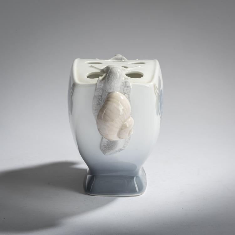 Bild 2 zu Objekt, Rose vase, c. 1900, Kopenhagen, KPM, 156C 658