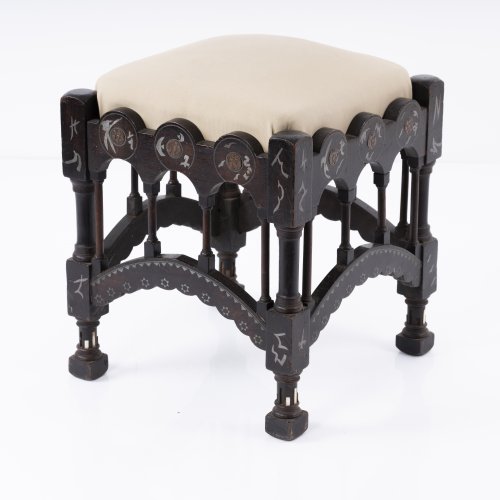 Hocker, um 1895