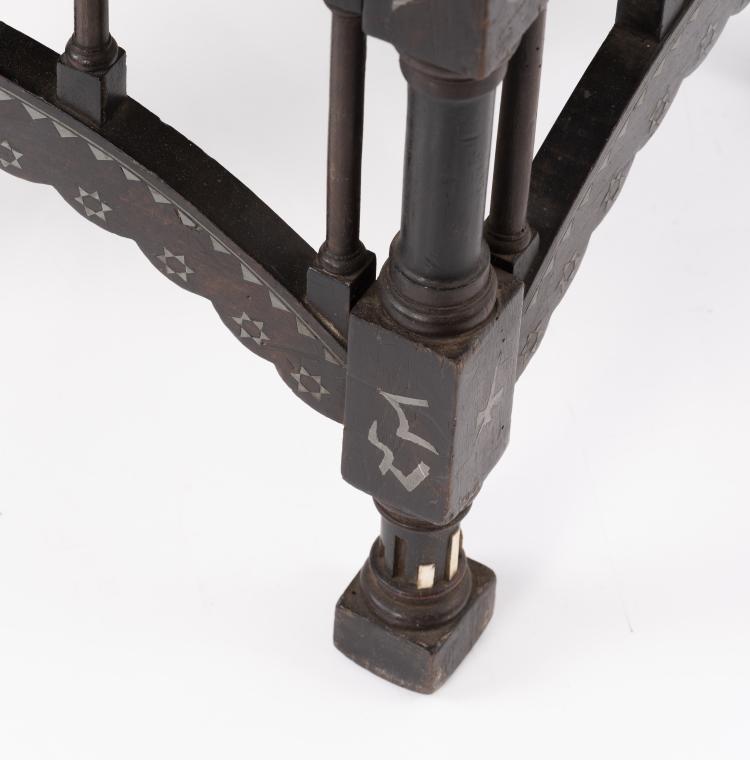 Bild 1 zu Objekt, Stool, c. 1895, Carlo Bugatti, Bugatti & Cie., Mailand, 156C 505