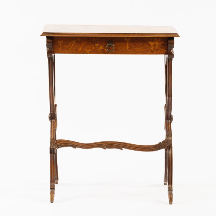 Bild 2 zu Objekt, 'Coeur de Jeannette' handwork table, c. 1900, Emile Gall&eacute;, Gall&eacute;, &Eacute;mile, Nancy, 156C 514
