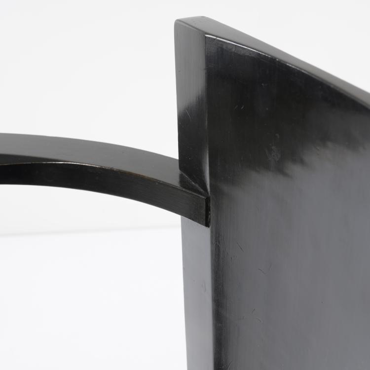 Bild 1 zu Objekt, Armlehnstuhl, 1901-03, Mackay Hugh Baillie Scott, Dresdener Werkst&auml;tten, Hellerau; J. P. White, Pyghtle Works, Bedford, 156C 507