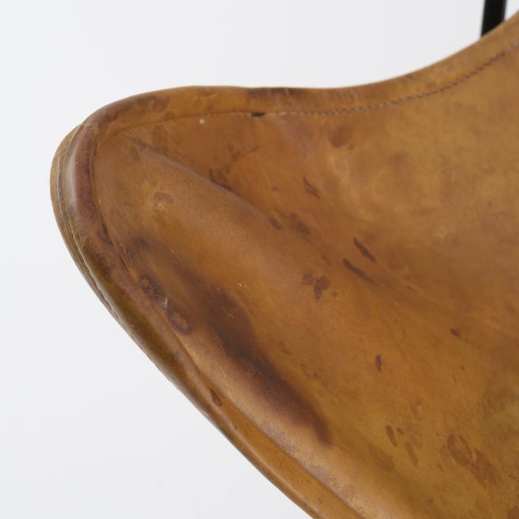 Bild 4 zu Objekt, Zwei Sessel 'Fledermaus' - 'Butterfly', 1938, Jorge Ferrari-Hardoy,Juan Kurchan,Antonio Bonet, Knoll International, New York, 157B 247