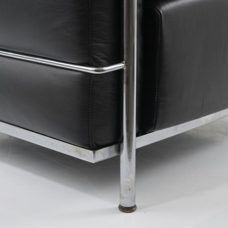 Bild 3 zu Objekt, 2 'LC 2' comfy chairs, 1928, Pierre Jeanneret,Charlotte Perriand,Le Corbusier Charles-&Eacute;douard Jeanneret-Gris, Cassina, Mailand, 158B 344