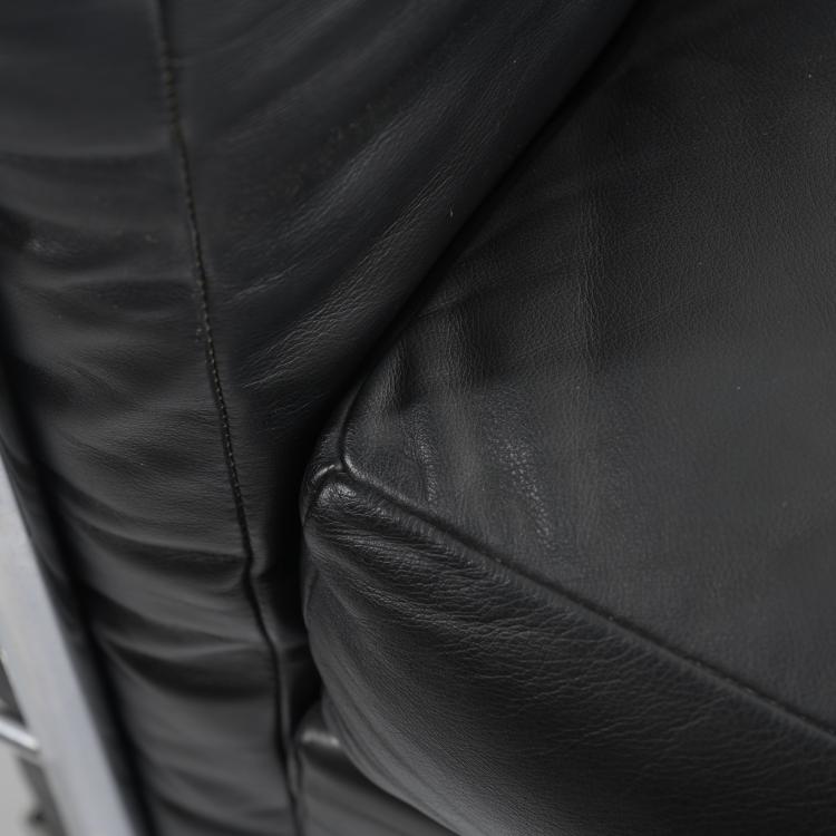 Bild 6 zu Objekt, 2 'LC 2' comfy chairs, 1928, Pierre Jeanneret,Charlotte Perriand,Le Corbusier Charles-&Eacute;douard Jeanneret-Gris, Cassina, Mailand, 158B 344