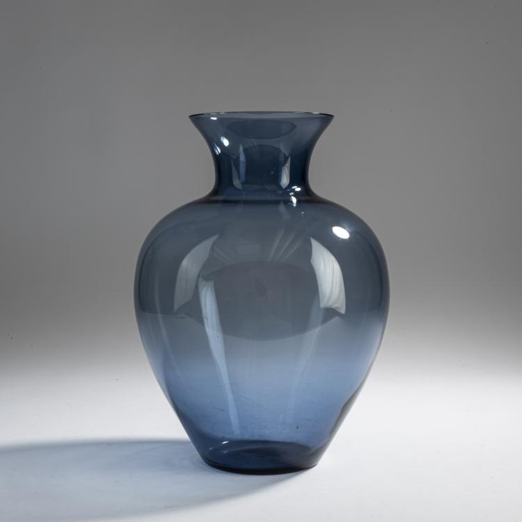 Hauptbild zu Objekt, 'Paris' vase, 1936, Wilhelm Wagenfeld, Vereinigte Lausitzer Glaswerke, Wei&szlig;wasser, 157A 55