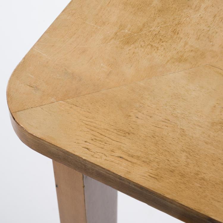 Bild 3 zu Objekt, Rauch-/ Lesetisch, 1930er Jahre, Deutsche Werkst&auml;tten, Dresden-Hellerau (zug)., 157A 11