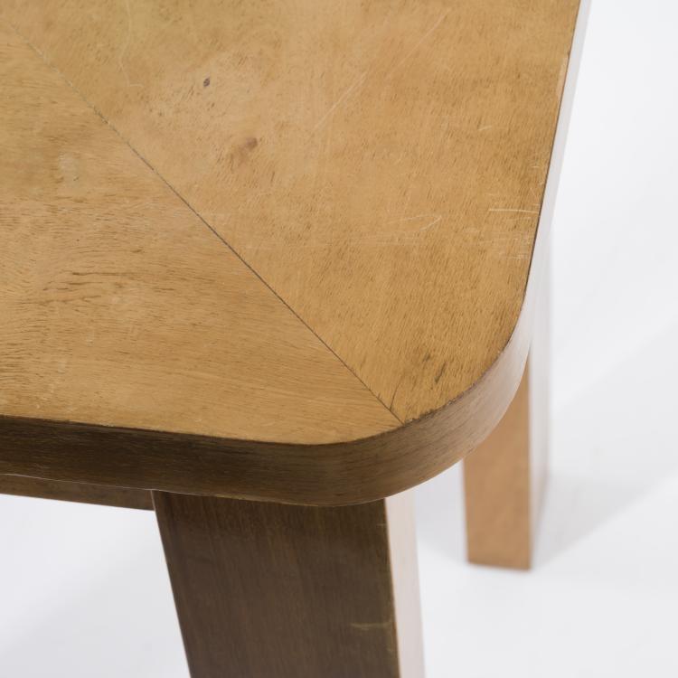 Bild 4 zu Objekt, Rauch-/ Lesetisch, 1930er Jahre, Deutsche Werkst&auml;tten, Dresden-Hellerau (zug)., 157A 11