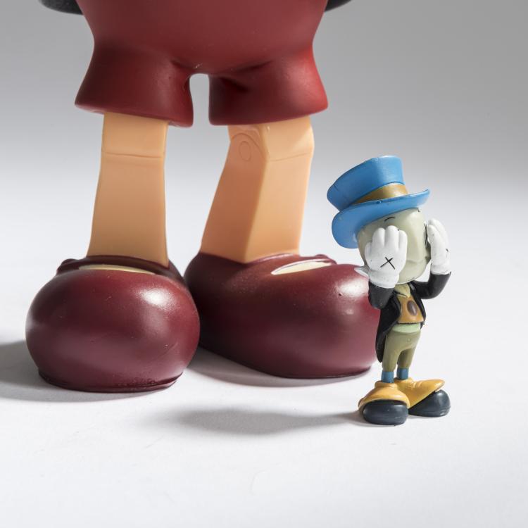 Bild 4 zu Objekt, 'Pinocchio and Jiminy Cricket', 2010,  KAWS, Medicom Toy, 157C 695