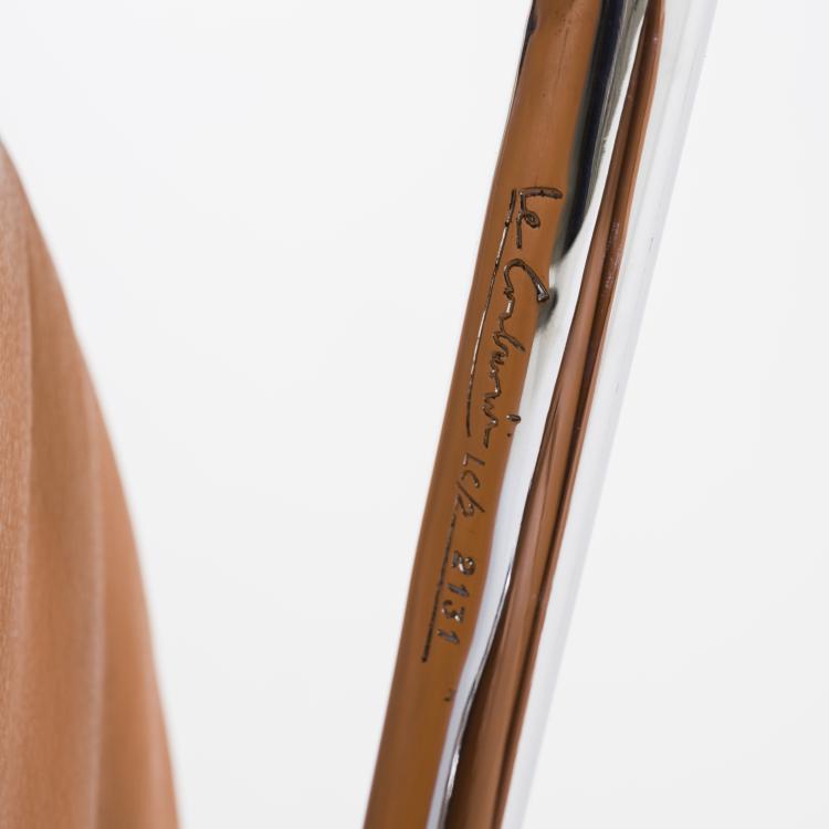 Bild 1 zu Objekt, 2 'LC 2' easy chairs, 1928, Pierre Jeanneret,Charlotte Perriand,Le Corbusier Charles-&Eacute;douard Jeanneret-Gris, Cassina, Mailand, 157A 71