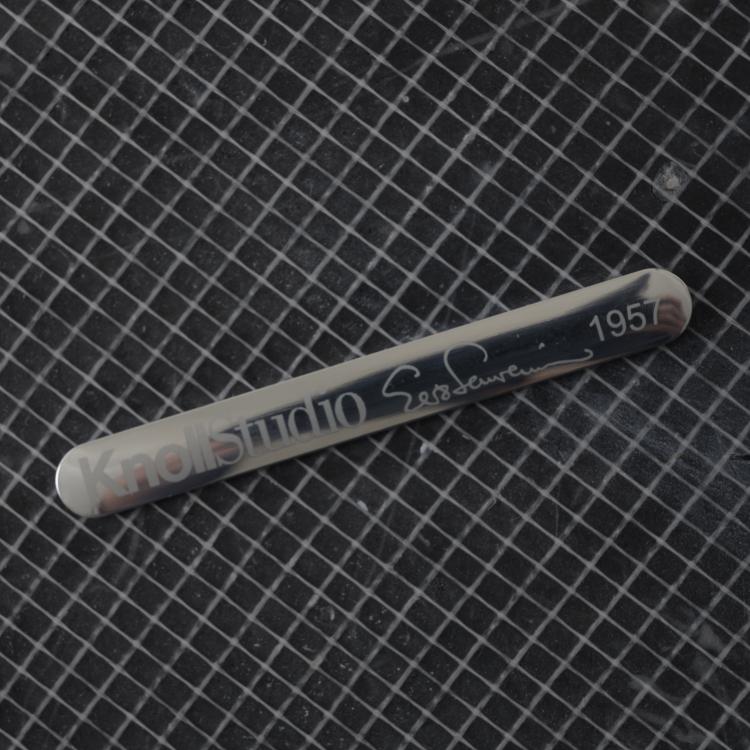 Bild 4 zu Objekt, 2 'Pedestal' - '163' side tables, 1957, Eero Saarinen, Knoll International, New York, 157B 317