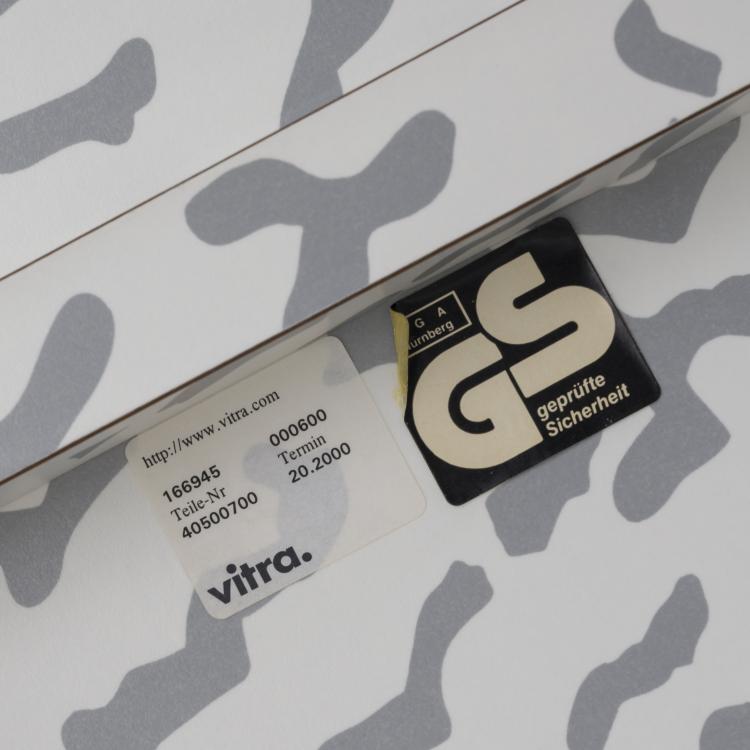 Bild 5 zu Objekt, 'Teodora' chair, c. 1984., Ettore Sottsass, Vitra, Weil am Rhein, 157B 557