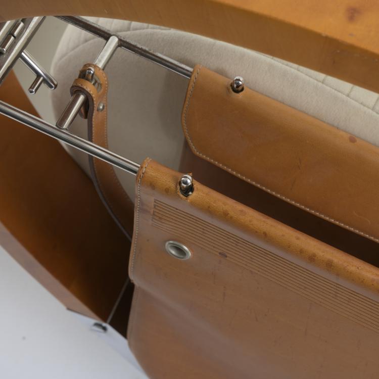 Bild 9 zu Objekt, Armlehnsessel mit Ottoman und Zeitungshalter 'Casablanca', 1987, Jaime Tresserra, Tresserra Collection, Madrid, 157B 569