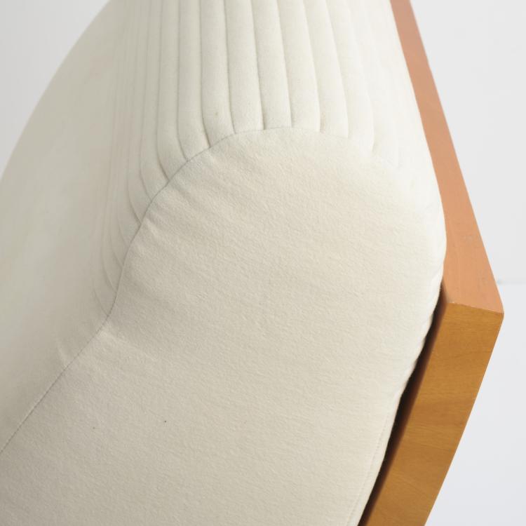 Bild 11 zu Objekt, Armlehnsessel mit Ottoman und Zeitungshalter 'Casablanca', 1987, Jaime Tresserra, Tresserra Collection, Madrid, 157B 569