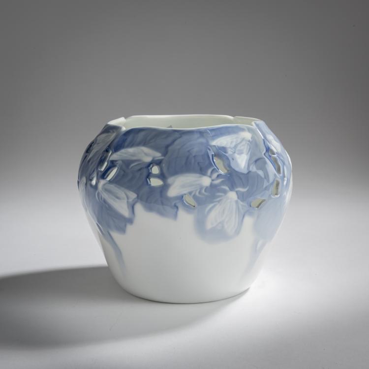 Bild 1 zu Objekt, 'Night butterfly' vase, c. 1900, Kopenhagen, KPM, 156C 659