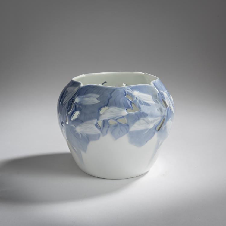 Bild 2 zu Objekt, 'Night butterfly' vase, c. 1900, Kopenhagen, KPM, 156C 659