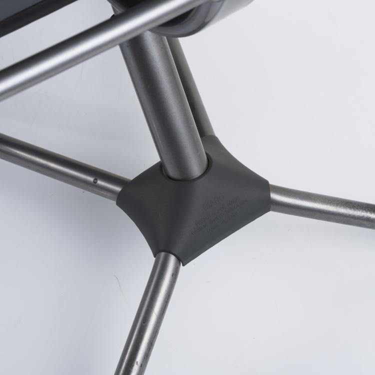 Bild 2 zu Objekt, 2 'Giano' armchairs, 1988, Fausto Boscariol, Pezzutti, Fiume Veneto f&uuml;r  Magis, Motta di Livenza., 157B 564