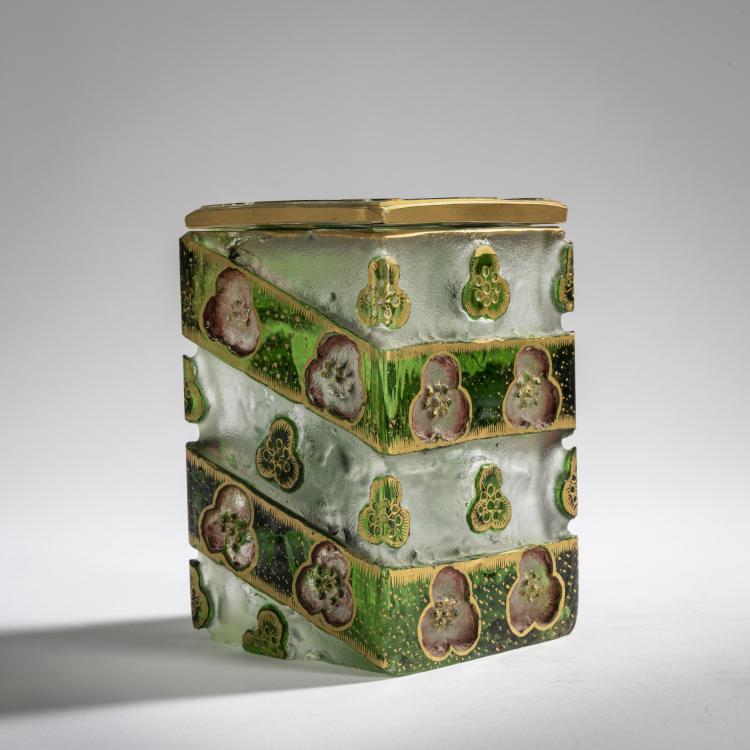 Bild 1 zu Objekt, Deckeldose 'Rosaces', um 1893, Antonin Daum, Daum Fr&egrave;res, Nancy, 156B 95