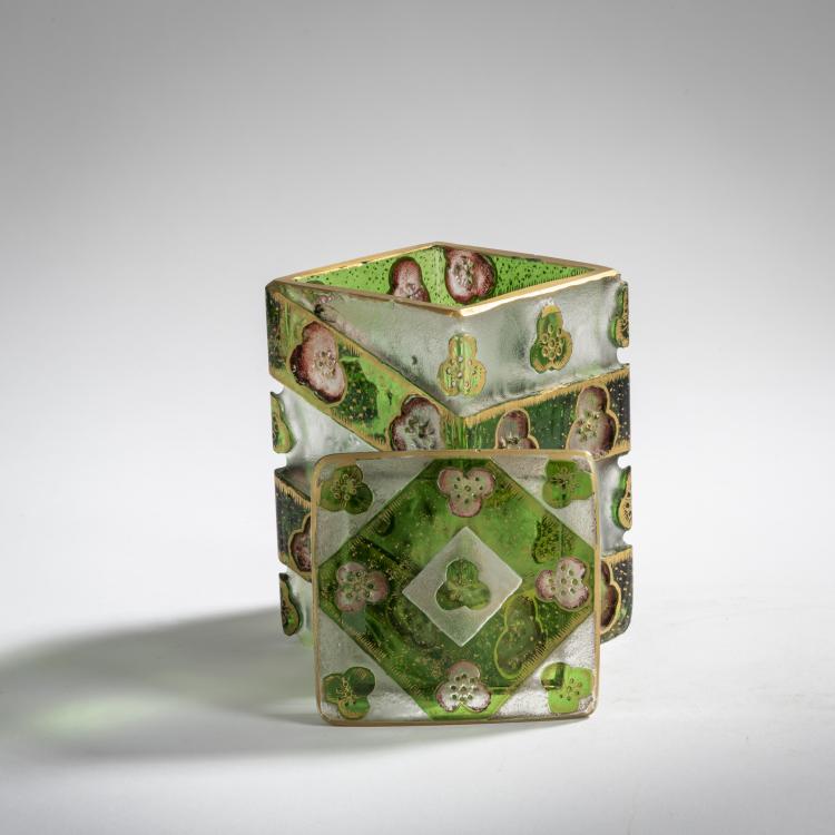 Bild 2 zu Objekt, Deckeldose 'Rosaces', um 1893, Antonin Daum, Daum Fr&egrave;res, Nancy, 156B 95