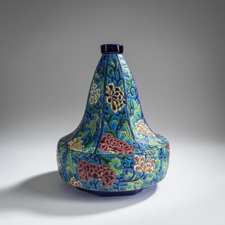 Hauptbild zu Objekt, Tall vase, 1920s, Longwy, Soci&eacute;t&eacute; des Faienceries de, 156C 612