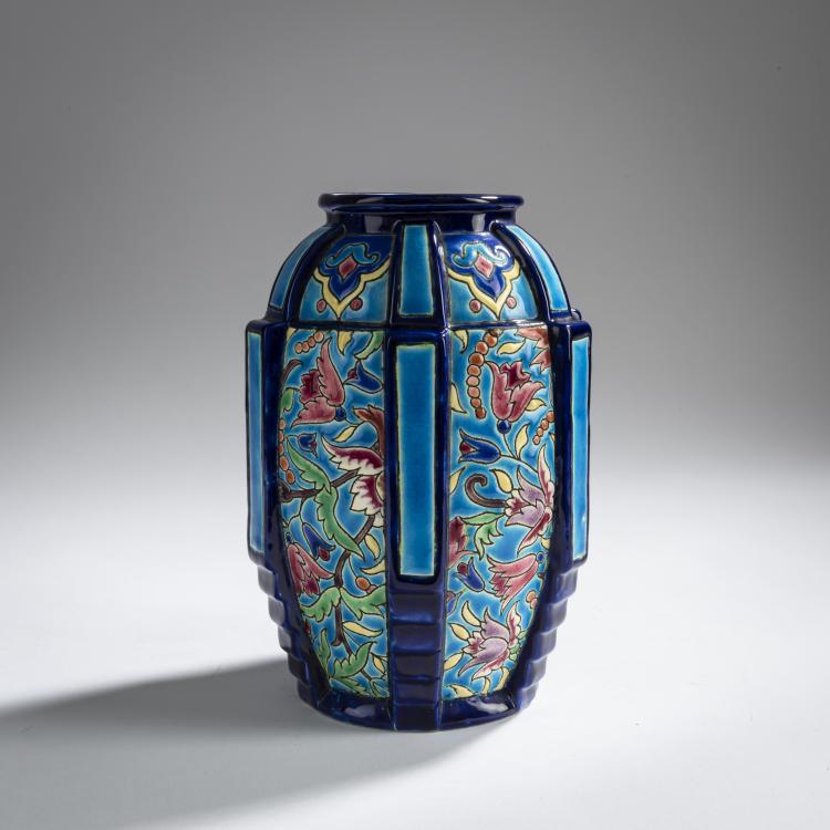 Bild 1 zu Objekt, Small vase, 1920s, Longwy, Soci&eacute;t&eacute; des Faienceries de, 156C 613