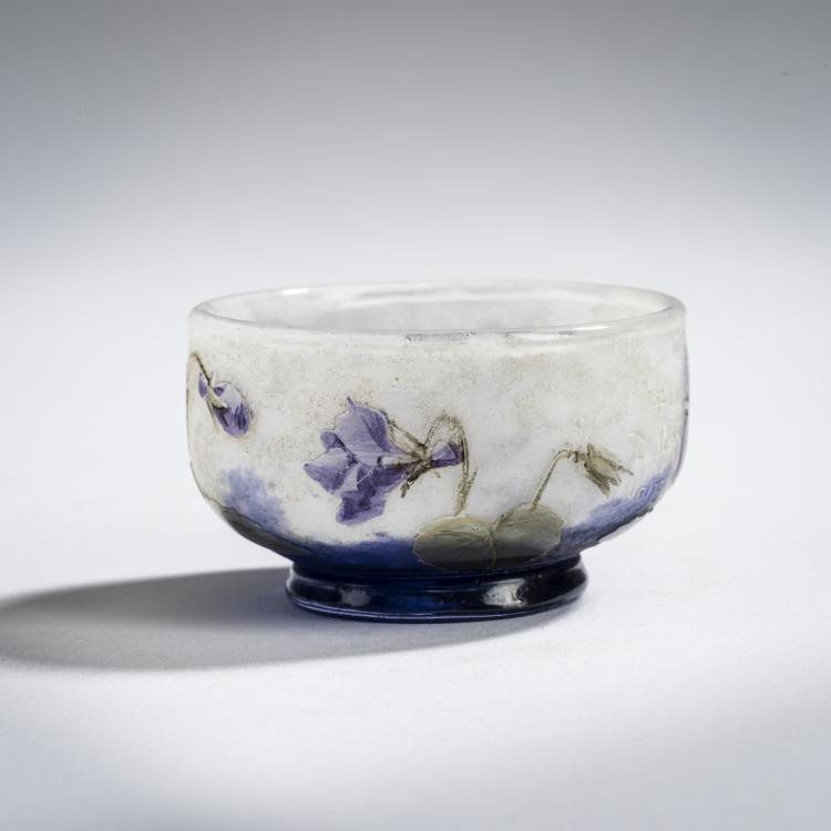 Hauptbild zu Objekt, Miniature 'Violettes' bowl, c. 1910, Antonin Daum, Daum Fr&egrave;res, Nancy, 156B 151