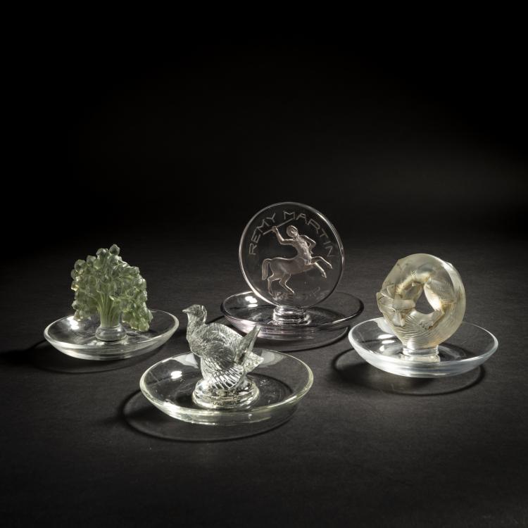 Hauptbild zu Objekt, Vier Aschenbecher, 1925 - 1960er Jahre, Ren&eacute; Lalique, Lalique, Ren&eacute;, Wingen-sur-Moder, 156A 28