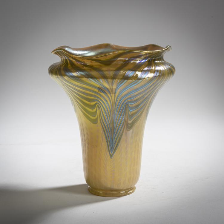 Bild 1 zu Objekt, 'Ph&auml;nomen'-Lampenschirm, 1901, L&ouml;tz Wwe., Klosterm&uuml;hle, 156B 308