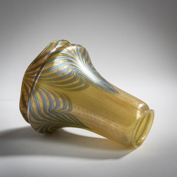 Bild 3 zu Objekt, 'Ph&auml;nomen'-Lampenschirm, 1901, L&ouml;tz Wwe., Klosterm&uuml;hle, 156B 308