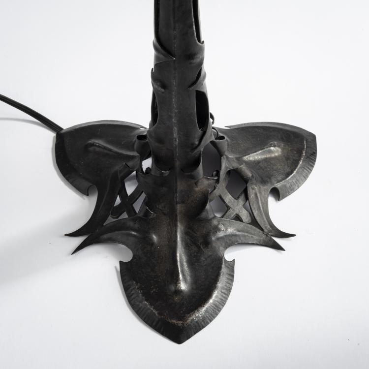 Bild 3 zu Objekt, Table light, c. 1920, Antonin Daum,Louis Majorelle, Daum Fr&egrave;res, Nancy; Majorelle, Louis, 156B 176