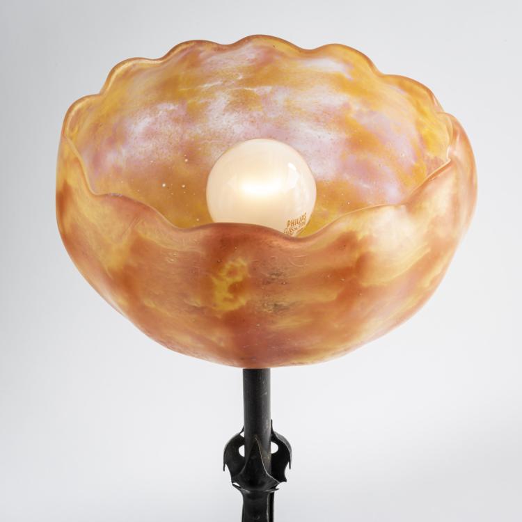 Bild 4 zu Objekt, Table light, c. 1920, Antonin Daum,Louis Majorelle, Daum Fr&egrave;res, Nancy; Majorelle, Louis, 156B 176