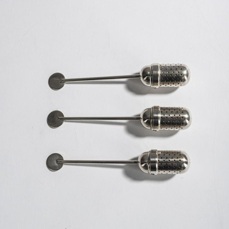 Hauptbild zu Objekt, 3 tea infusers, 1924, Christian Dell, Bauhaus, Weimar, 157A 51