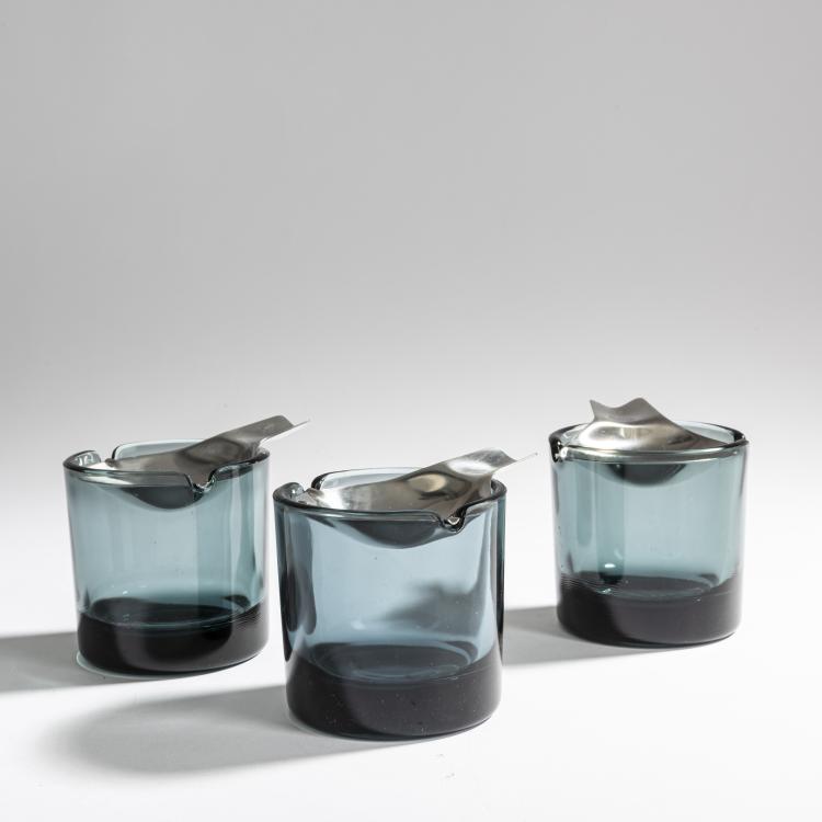 Bild 1 zu Objekt, Drei Kipp-Aschenbecher '504', 1959, Wilhelm Wagenfeld, WMF, Geislingen, 157A 125