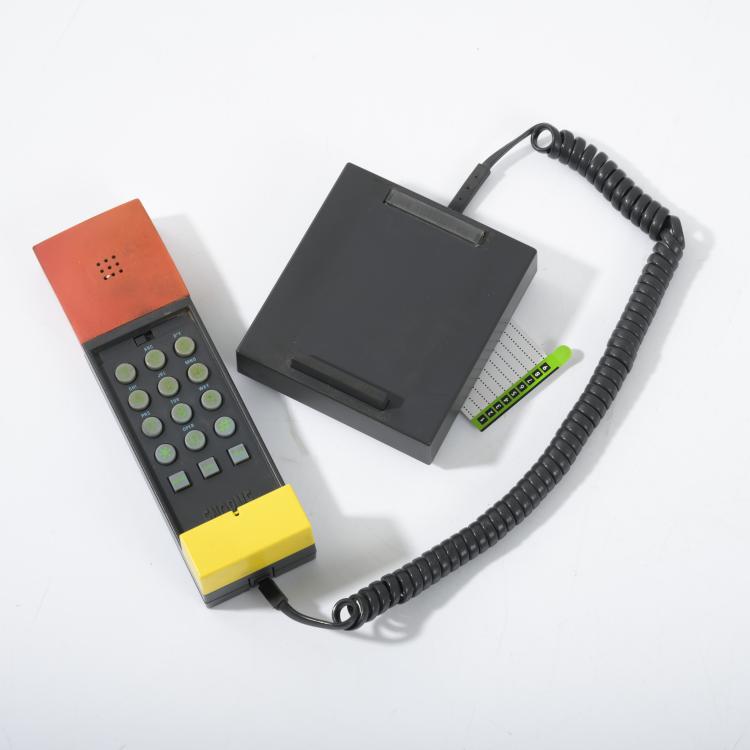 Bild 3 zu Objekt, 'Enorme' telephone, 1986, Ettore Sottsass, Enorme Co., Mailand, 158A 112
