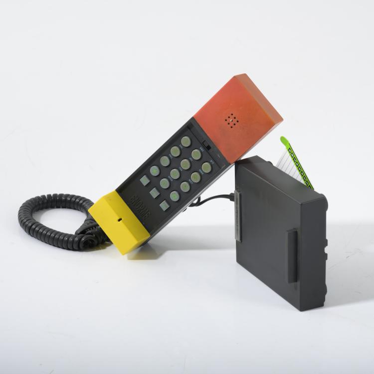 Bild 4 zu Objekt, 'Enorme' telephone, 1986, Ettore Sottsass, Enorme Co., Mailand, 158A 112