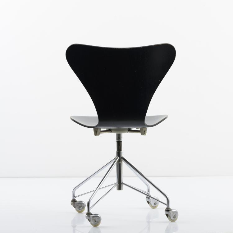 Bild 2 zu Objekt, '3117' desk chair, 1955, Arne Jacobsen, Hansen, Fritz, Aller&oslash;d, 157B 296