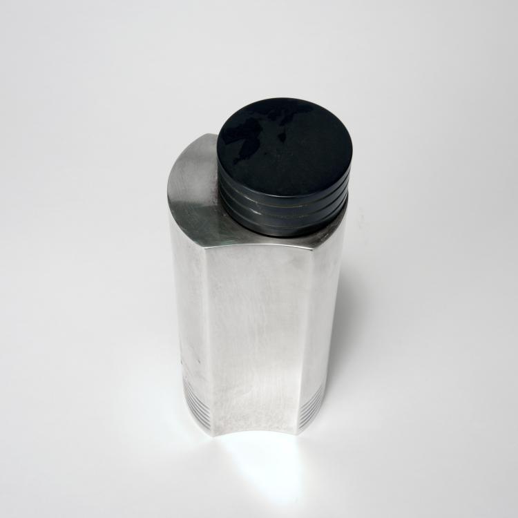 Bild 1 zu Objekt, Cocktail shaker, 1935, Folke Arstr&ouml;m, Guldsmeds Aktiebolaget, Schweden, 157B 366
