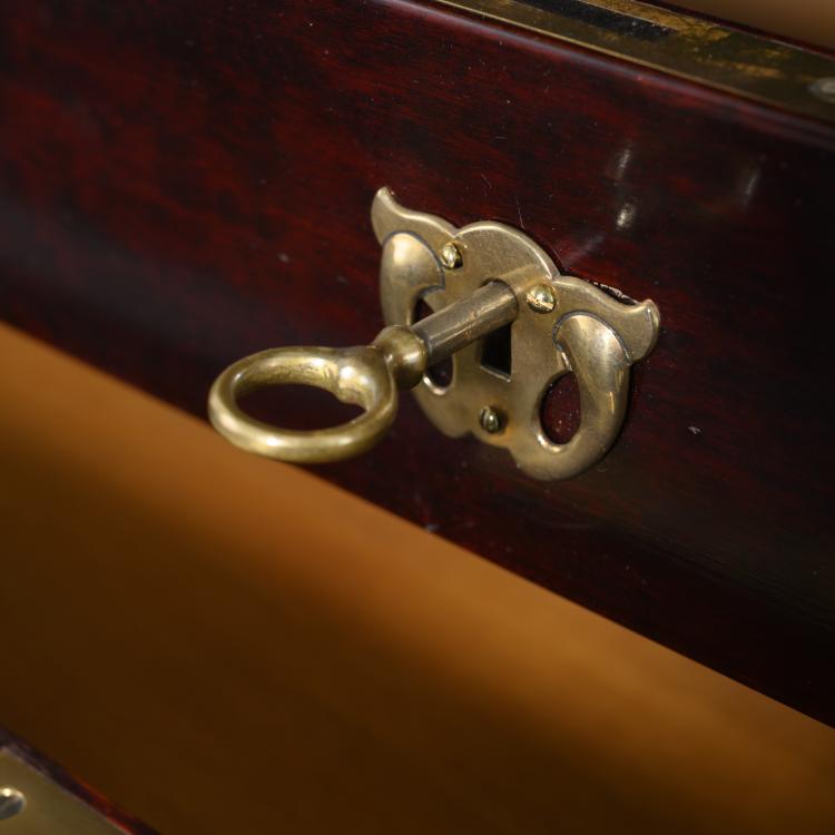 Bild 3 zu Objekt, Vitrinenschrank, um 1905, Thonet, Wien, 159C 628