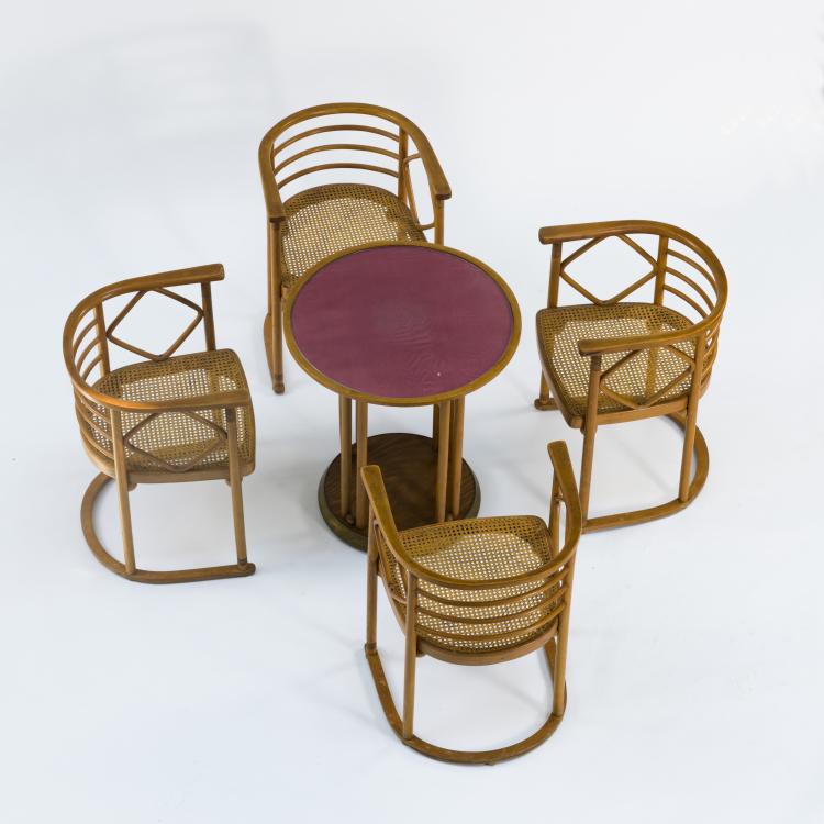 Bild 2 zu Objekt, Vier 'Fledermaus' St&uuml;hle und ein Tisch, 1906/07, Josef Hoffmann, Kohn & Kohn, Wien und Teschen, 160A 52