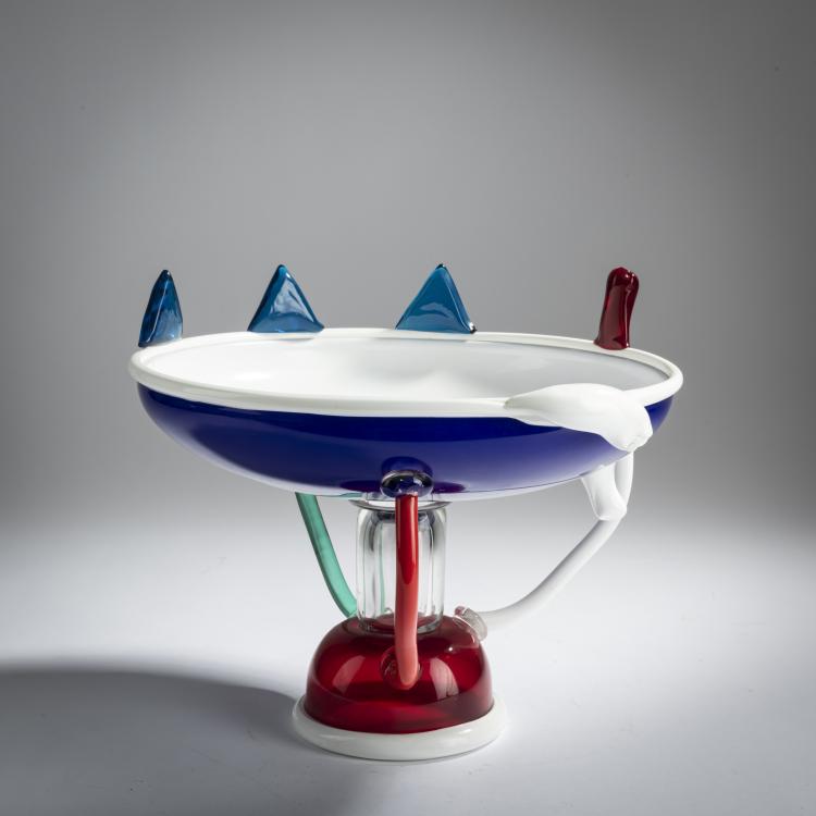 Bild 1 zu Objekt, 'Sol' fruit bowl , 1982, Ettore Sottsass, Compagnia Vetraria Muranese srl, Venedig; Memphis, Mailand, 158A 279