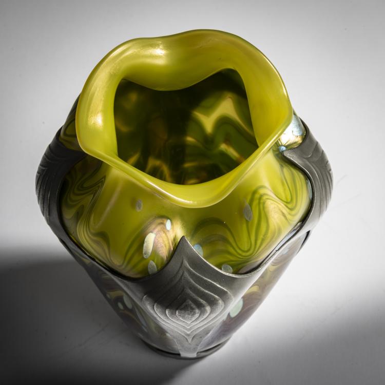 Bild 3 zu Objekt, 'Cytisus' vase, with mounting by F. van Hauten Sohn, Bonn, 1902, L&ouml;tz Wwe., Klosterm&uuml;hle, 159B 311