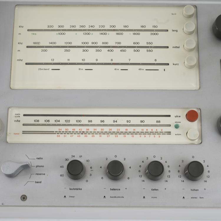 Bild 4 zu Objekt, Radio-phono system 'Audio 310', 1971 with two loudspeakers 'L 410', 1969, Dieter Rams, Braun AG, Frankfurt am Main, 158B 491