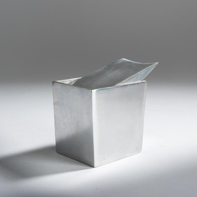 Hauptbild zu Objekt, Ashtray, 1986, Philippe Starck, XO, Brie-Comte-Robert., 158B 528