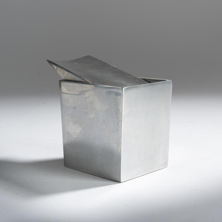 Bild 1 zu Objekt, Ashtray, 1986, Philippe Starck, XO, Brie-Comte-Robert., 158B 528