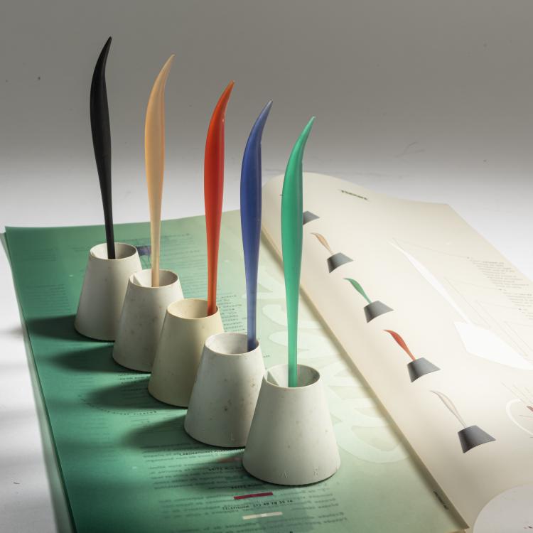 Bild 2 zu Objekt, Zahnb&uuml;rstenset mit Halterungen, 1989, Philippe Starck, Fluocaril, Frankreich, 158B 533