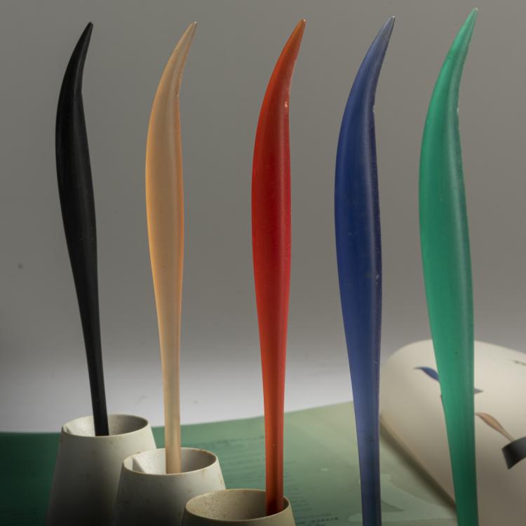 Bild 3 zu Objekt, Zahnb&uuml;rstenset mit Halterungen, 1989, Philippe Starck, Fluocaril, Frankreich, 158B 533