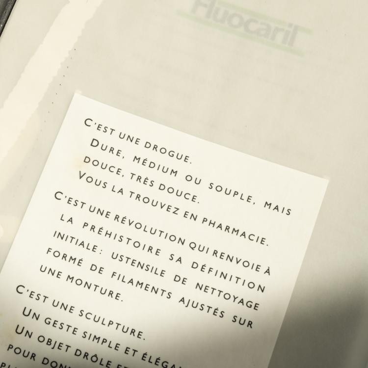 Bild 4 zu Objekt, Zahnb&uuml;rstenset mit Halterungen, 1989, Philippe Starck, Fluocaril, Frankreich, 158B 533