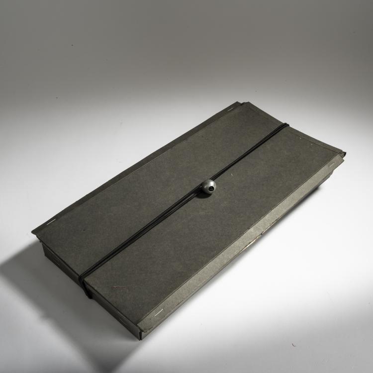 Bild 5 zu Objekt, Zahnb&uuml;rstenset mit Halterungen, 1989, Philippe Starck, Fluocaril, Frankreich, 158B 533