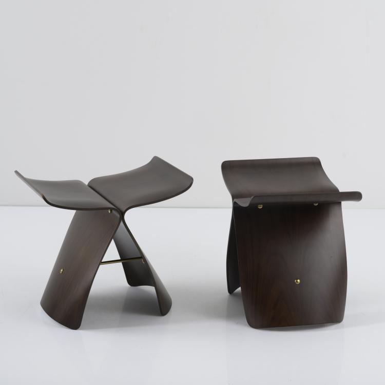 Bild 2 zu Objekt, Zwei Hocker 'Butterfly', 1956, Sori Yanagi, Vitra Design, Weil am Rhein, 158B 415