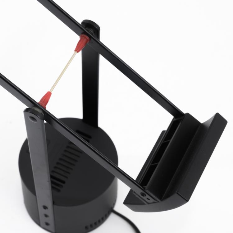 Bild 4 zu Objekt, Tischleuchte 'Tizio', 1972, Richard Sapper, Artemide, Mailand, 158A 237