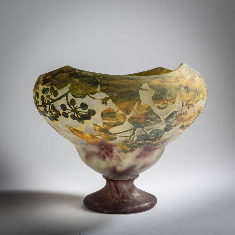 Hauptbild zu Objekt, 'Je meurs o&ugrave; je m'attache' footed bowl, c. 1910, Daum Fr&egrave;res, Nancy, 159B 132